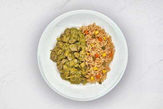 Cortadillo de cerdo en salsa verde con arroz a la mexicana
