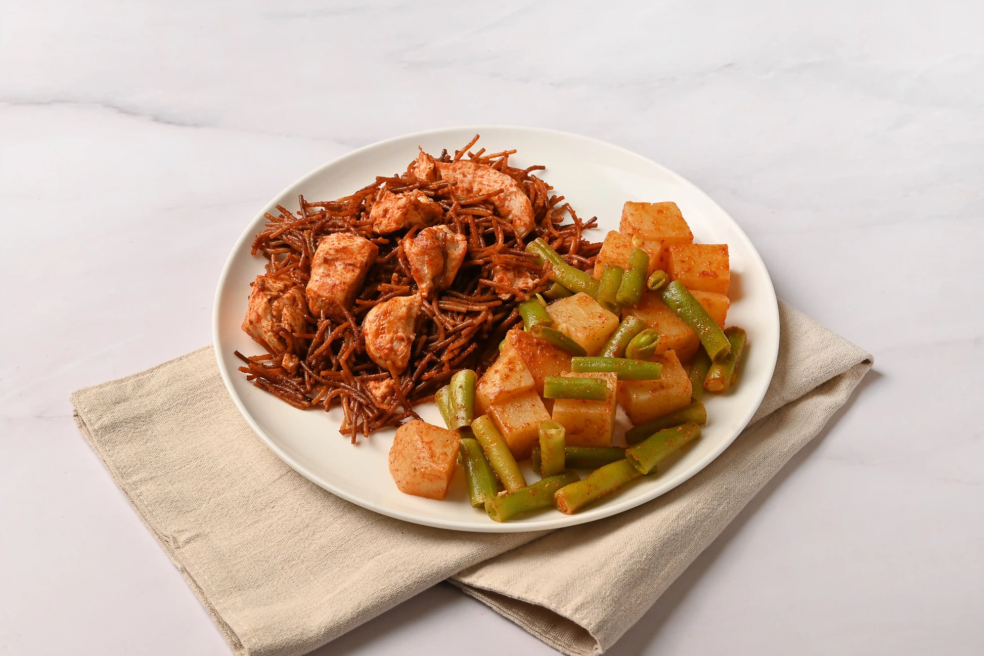 Pollo 3 chiles con fideo
