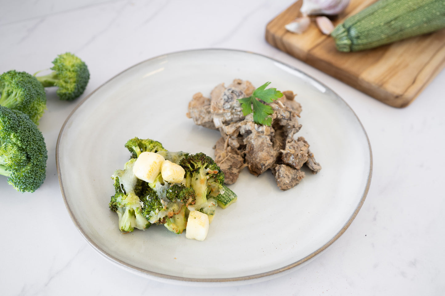 Puntas de res stroganoff con verdes gratinados