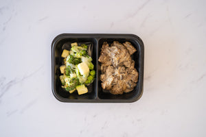 Puntas de res stroganoff con verdes gratinados