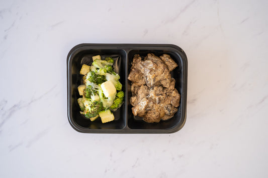 Puntas de res stroganoff con verdes gratinados